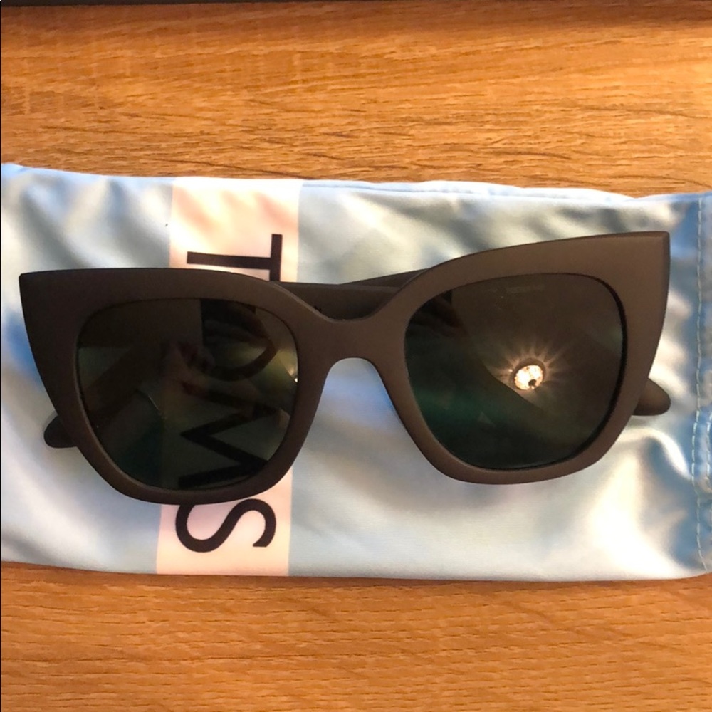 Jacqui Marvel Matte Black Sunglasses - Toms